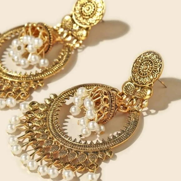 NWT Antique Gold faux pearls jhumka/ pakistani Indian jewellery/ chandbali - Picture 3 of 3